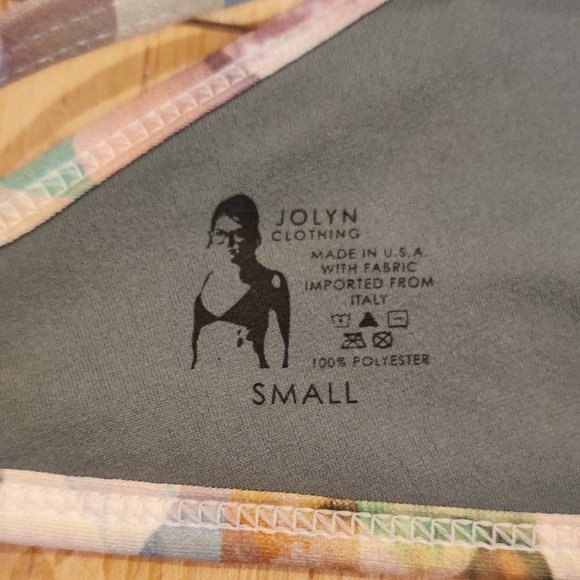 Jolyn Vent Top - Small - Picture 5 of 5